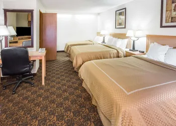 Days Inn by Wyndham Black Bear hotel thumbnail 6