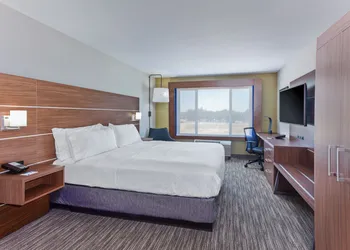 Holiday Inn Express & Suites Elk Grove West I-5 by IHG hotel thumbnail 3