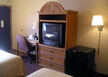 Quality Inn Meadville hotel thumbnail 8