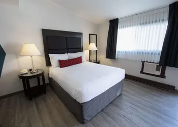 SureStay Hotel by Best Western Castlegar hotel thumbnail 8