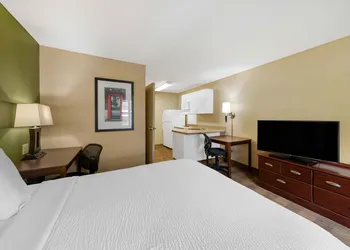 Extended Stay America Suites Los Angeles Burbank Airport hotel thumbnail 5