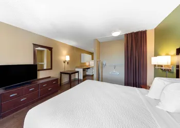 Extended Stay America Suites Los Angeles Burbank Airport hotel thumbnail 6
