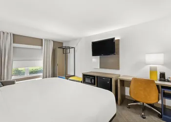 Comfort Inn & Suites Rome South hotel thumbnail 5