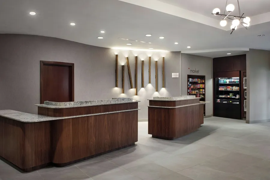 Courtyard by Marriott Hamilton hotel detail image 2