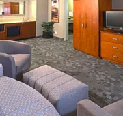 Courtyard by Marriott Hamilton hotel detail image 3