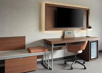 Courtyard by Marriott Hamilton hotel thumbnail 6