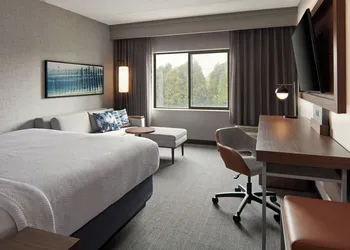 Courtyard by Marriott Hamilton hotel thumbnail 8