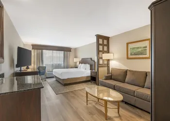 Best Western Plus Vineyard Inn & Suites hotel thumbnail 8