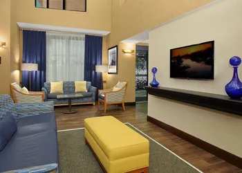 Hampton Inn & Suites Madisonville hotel thumbnail 2