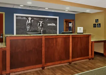 Hampton Inn & Suites Madisonville hotel thumbnail 8