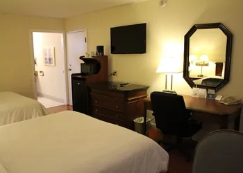 Days Inn & Suites by Wyndham Sunnyvale hotel thumbnail 4
