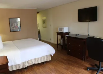 Days Inn & Suites by Wyndham Sunnyvale hotel thumbnail 8