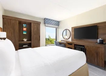 Hampton Inn Long Island/Islandia hotel thumbnail 5