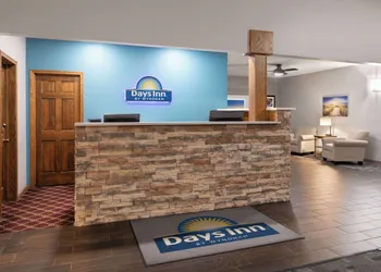 Days Inn by Wyndham Hutchinson hotel thumbnail 3