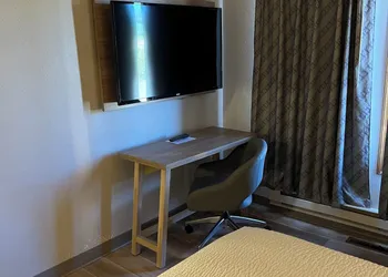 Days Inn by Wyndham Hutchinson hotel thumbnail 5