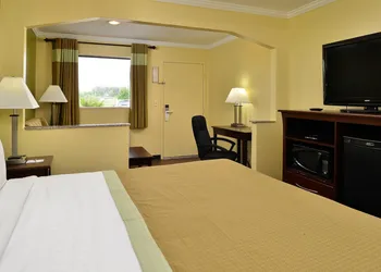 Americas Best Value Inn Winona hotel thumbnail 8