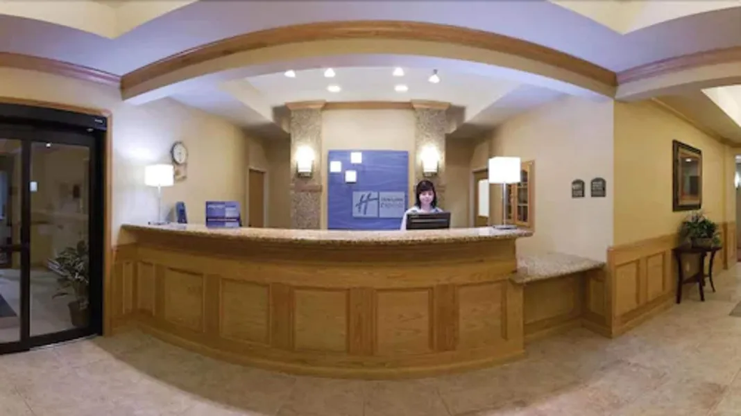 Holiday Inn Express Hotel & Suites Grand Blanc by IHG hotel detail image 2