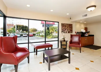 Red Roof Inn Santa Ana hotel thumbnail 2