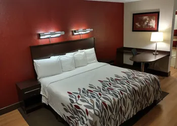 Red Roof Inn Santa Ana hotel thumbnail 4