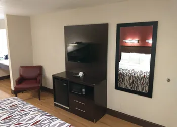Red Roof Inn Santa Ana hotel thumbnail 5