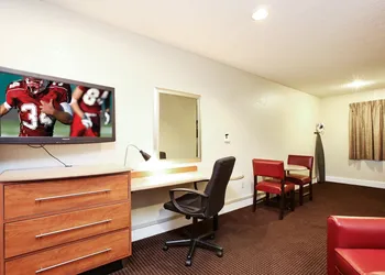 Red Roof Inn Santa Ana hotel thumbnail 6
