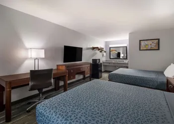 Econo Lodge Martin hotel thumbnail 6