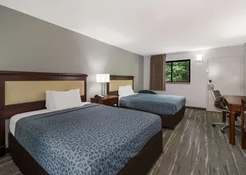 Econo Lodge Martin hotel thumbnail 7