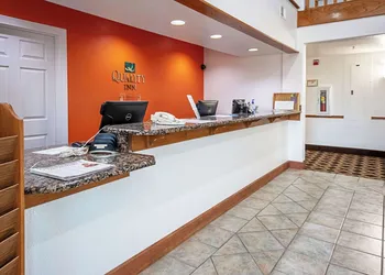 Quality Inn Dodge City hotel thumbnail 3