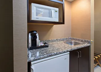 Holiday Inn Express And Suites Seattle Downtown - Lake Union by IHG hotel thumbnail 6