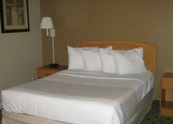 Americas Best Value Inn & Suites Bismarck hotel thumbnail 4