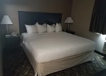 Americas Best Value Inn & Suites Bismarck hotel thumbnail 6