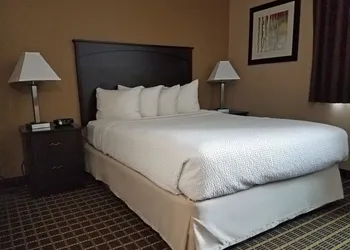 Americas Best Value Inn & Suites Bismarck hotel thumbnail 8