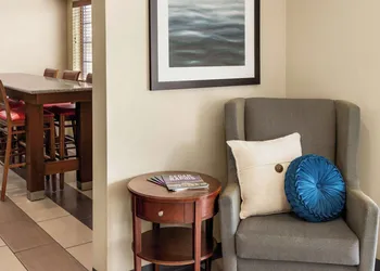 Baymont by Wyndham Cedar Rapids hotel thumbnail 2