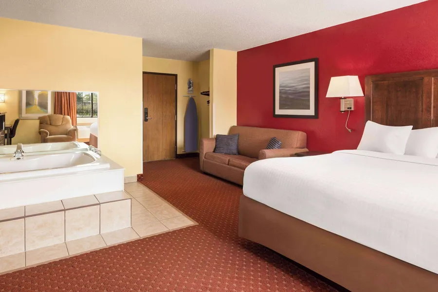 Baymont by Wyndham Cedar Rapids hotel detail image 6