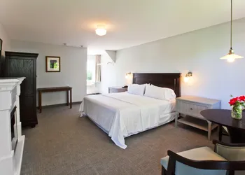 Seaglass Inn & Spa hotel thumbnail 3