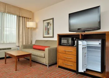 Holiday Inn Express Boston - Milford by IHG hotel thumbnail 4