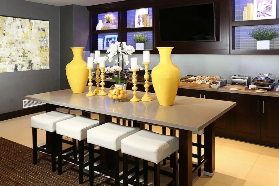 Holiday Inn Hotel & Suites East Peoria by IHG hotel detail image 2