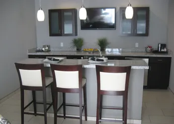 Holiday Inn Hotel & Suites East Peoria by IHG hotel thumbnail 5