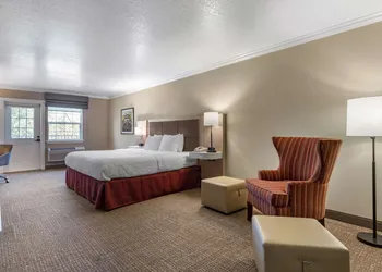 Hampton Inn Ukiah CA hotel thumbnail 6