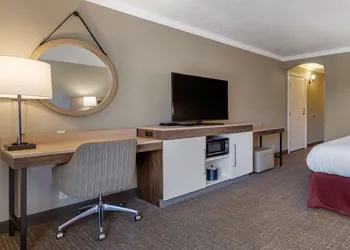 Hampton Inn Ukiah CA hotel thumbnail 8