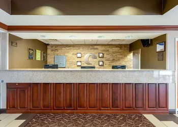 Comfort Suites Stevensville - St. Joseph hotel thumbnail 2