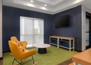 Spark by Hilton Smithfield I-95 hotel thumbnail 4