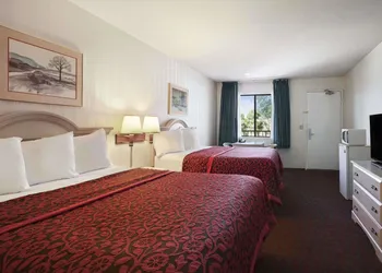 Days Inn by Wyndham Gilroy hotel thumbnail 3