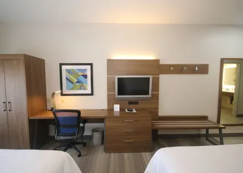 Holiday Inn Express Hotel & Suites Greensboro - East by IHG hotel thumbnail 8
