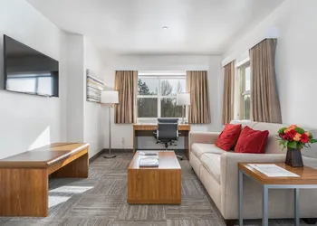 Marshall Suites Bainbridge Island, SureStay Collection by BW hotel thumbnail 6