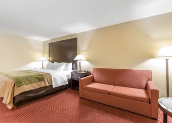 Quality Inn & Suites Portsmouth hotel thumbnail 7