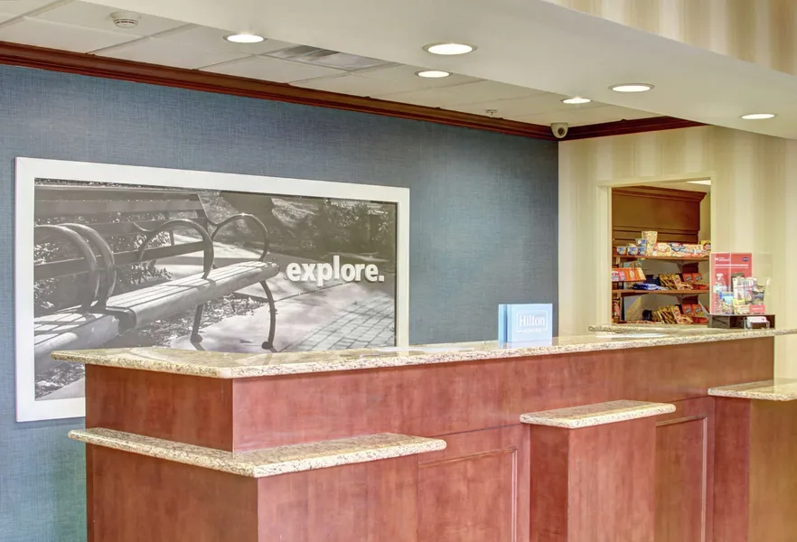Hampton Inn & Suites Alexandria hotel detail image 2