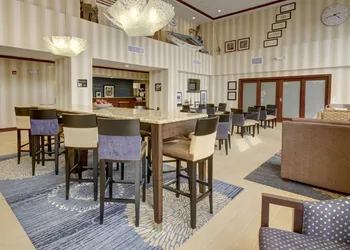 Hampton Inn & Suites Alexandria hotel thumbnail 3