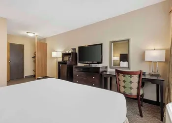 Hotel Watertown hotel thumbnail 5