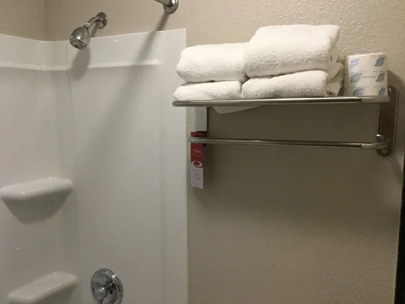 Econo Lodge Lincoln hotel detail image 6
